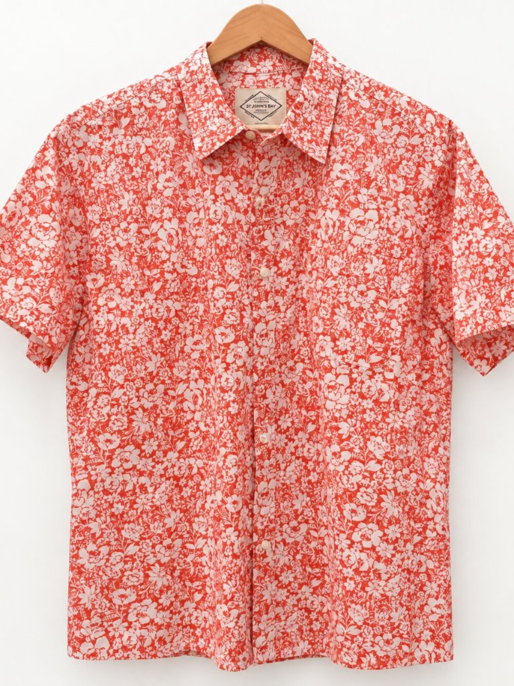 St. John’s Bay XL Red White Floral No Tuck Short Sleeve Button Down Shirt